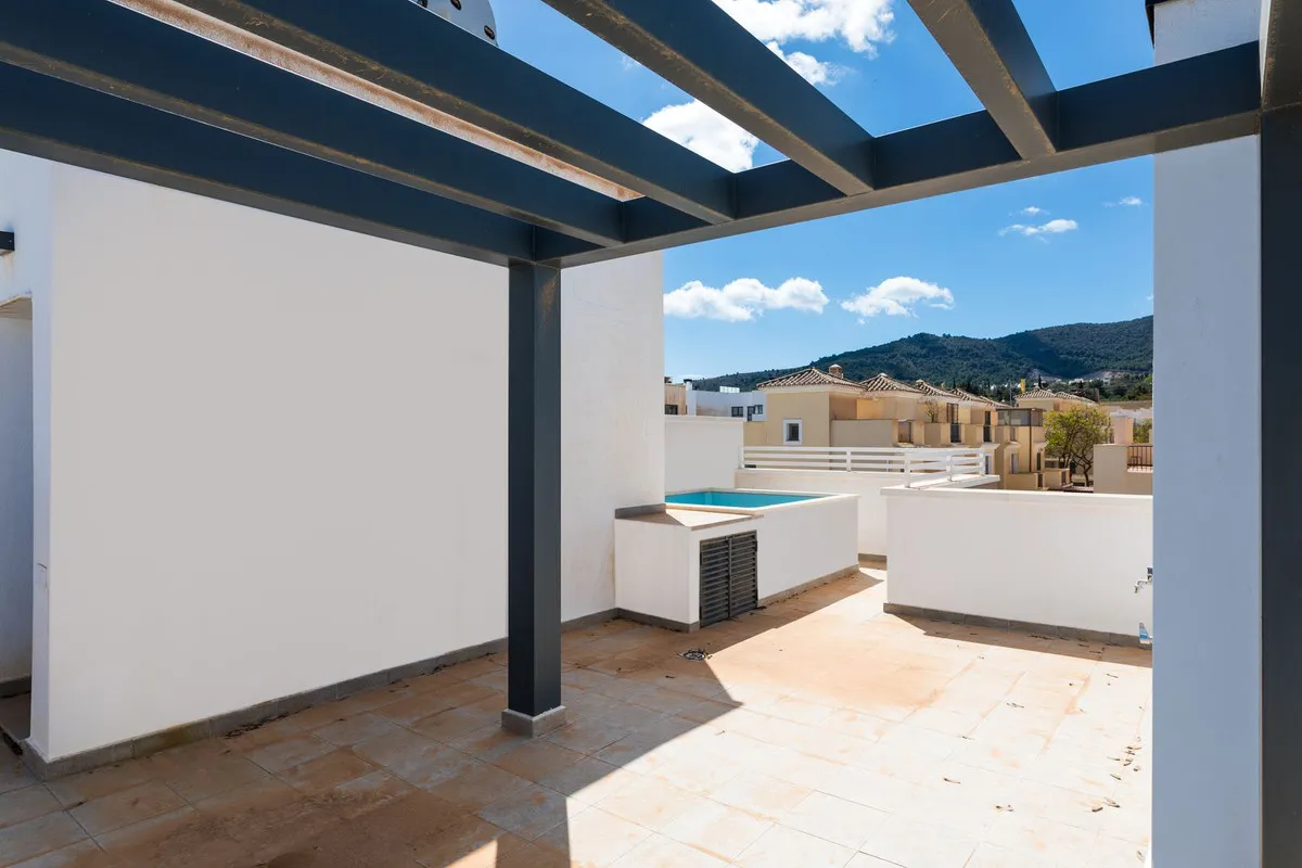 8e6a664a-bc9d-42d8-a7d2-4bd8ed3ce489