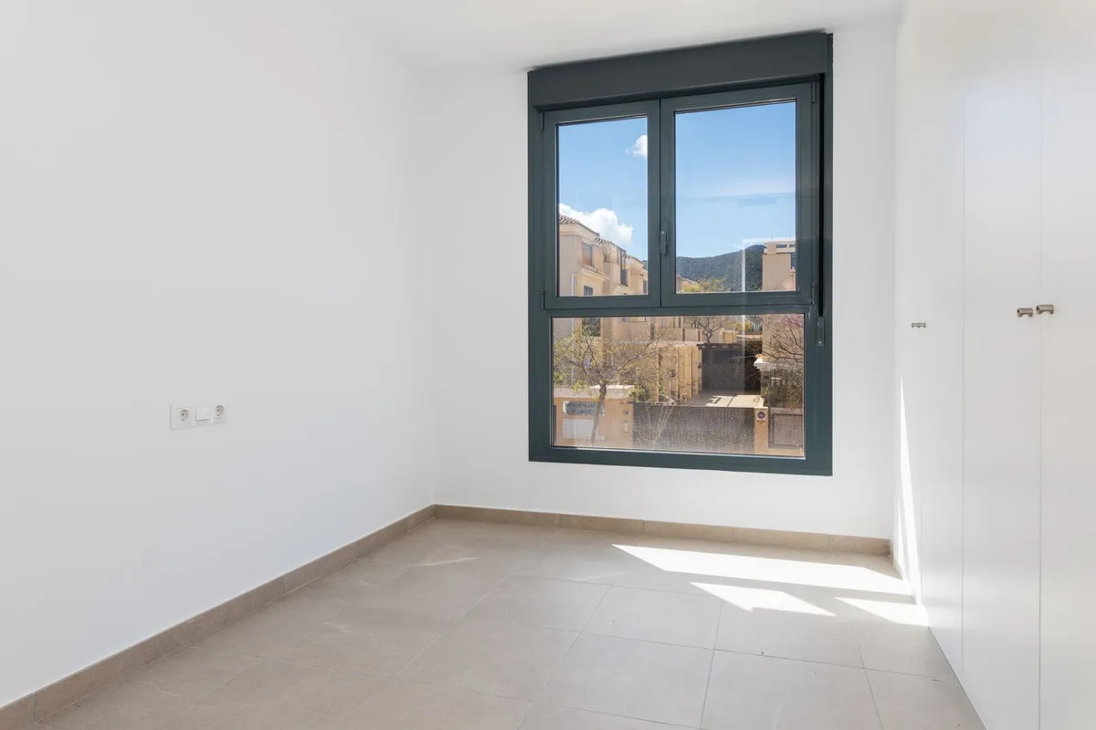 923087cf-591f-4052-af29-d527f597128e