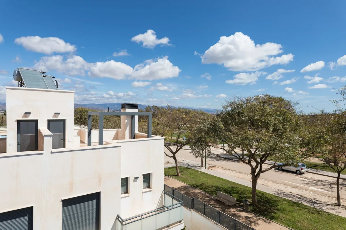 b1ca9bfd-5e1f-4aa2-9fec-ec6ad398712f