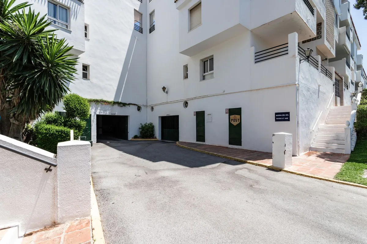 95f47482-27a0-473a-8439-4427d5ee6d44