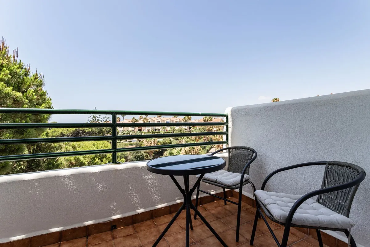 e850aa00-743a-4da1-a39d-366279c61d40