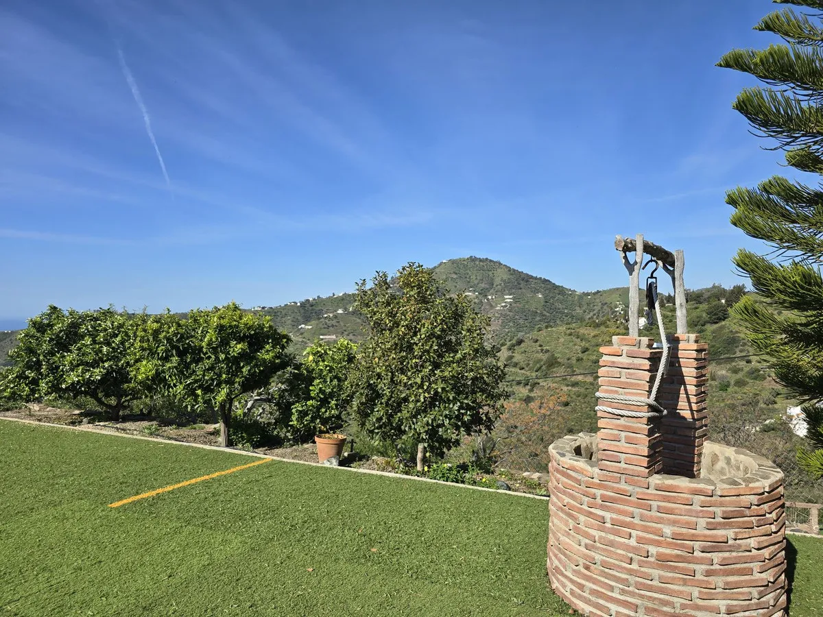 afc1f0ff-aa60-4a80-8a09-6e538b681c0f