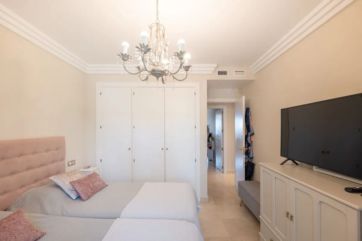 adf7fa3b-d1f8-444b-979a-e01f5221d6a1