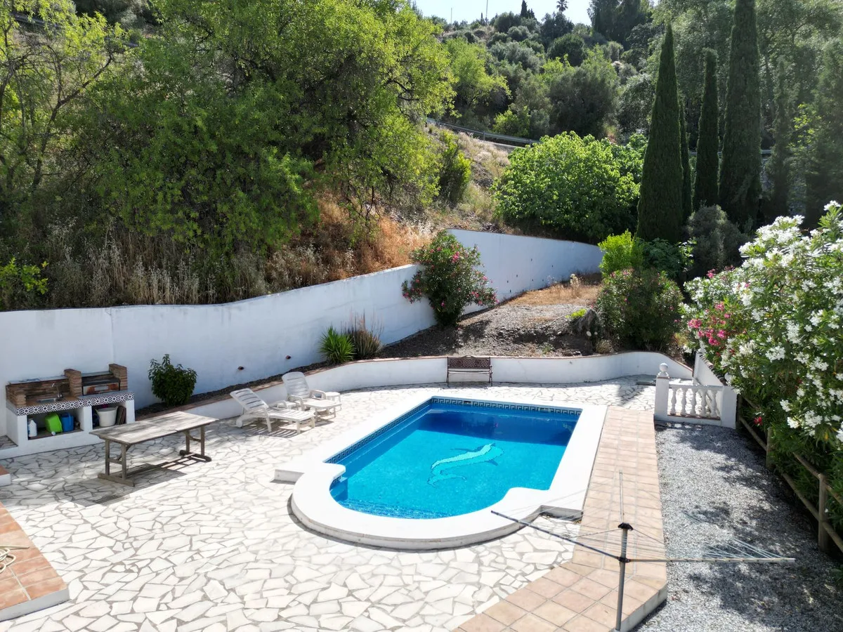 409933ac-b098-4bd2-b3da-7ffa5e6b142b