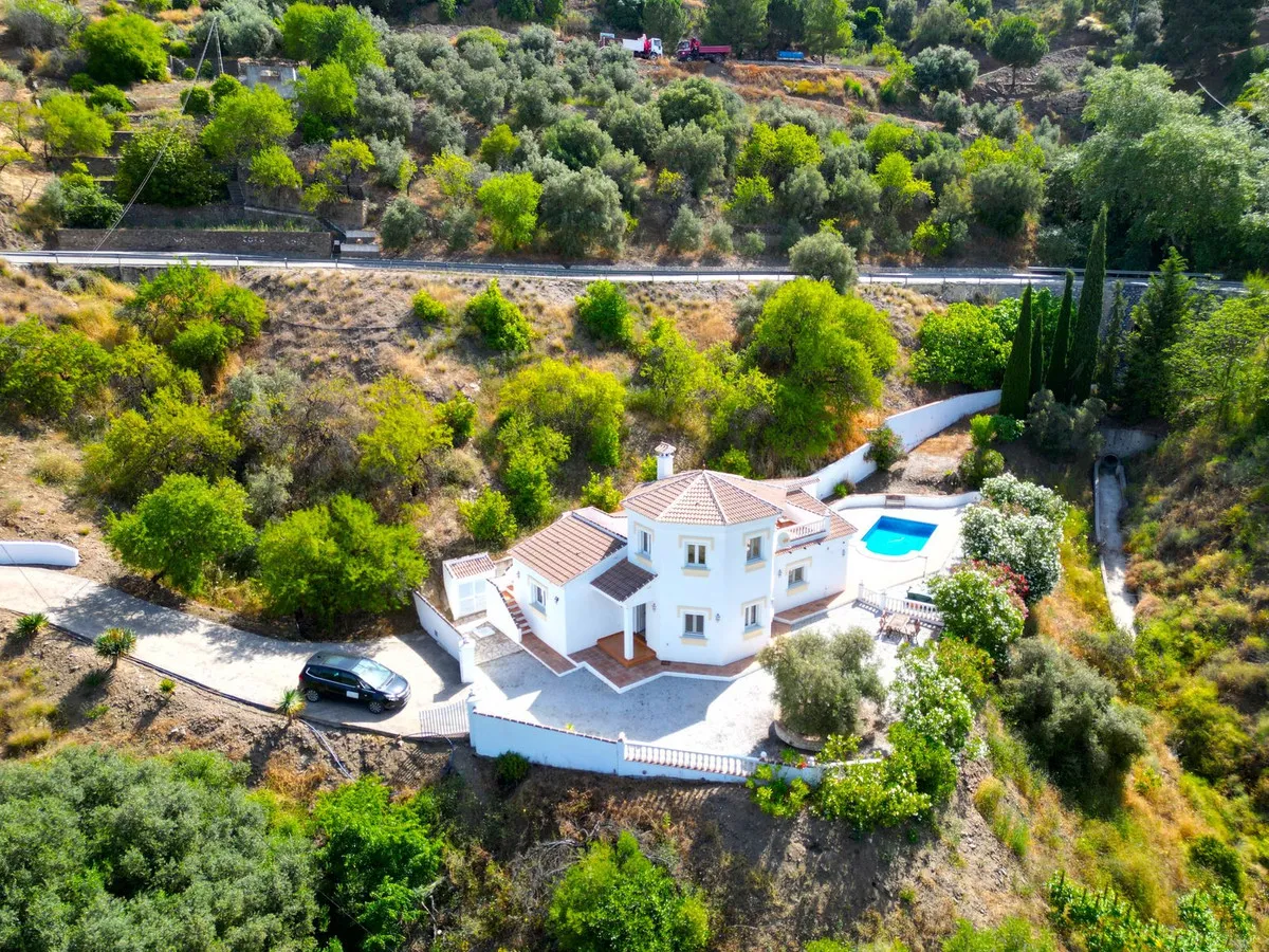 60723332-8b40-49eb-a274-a713494d3b51