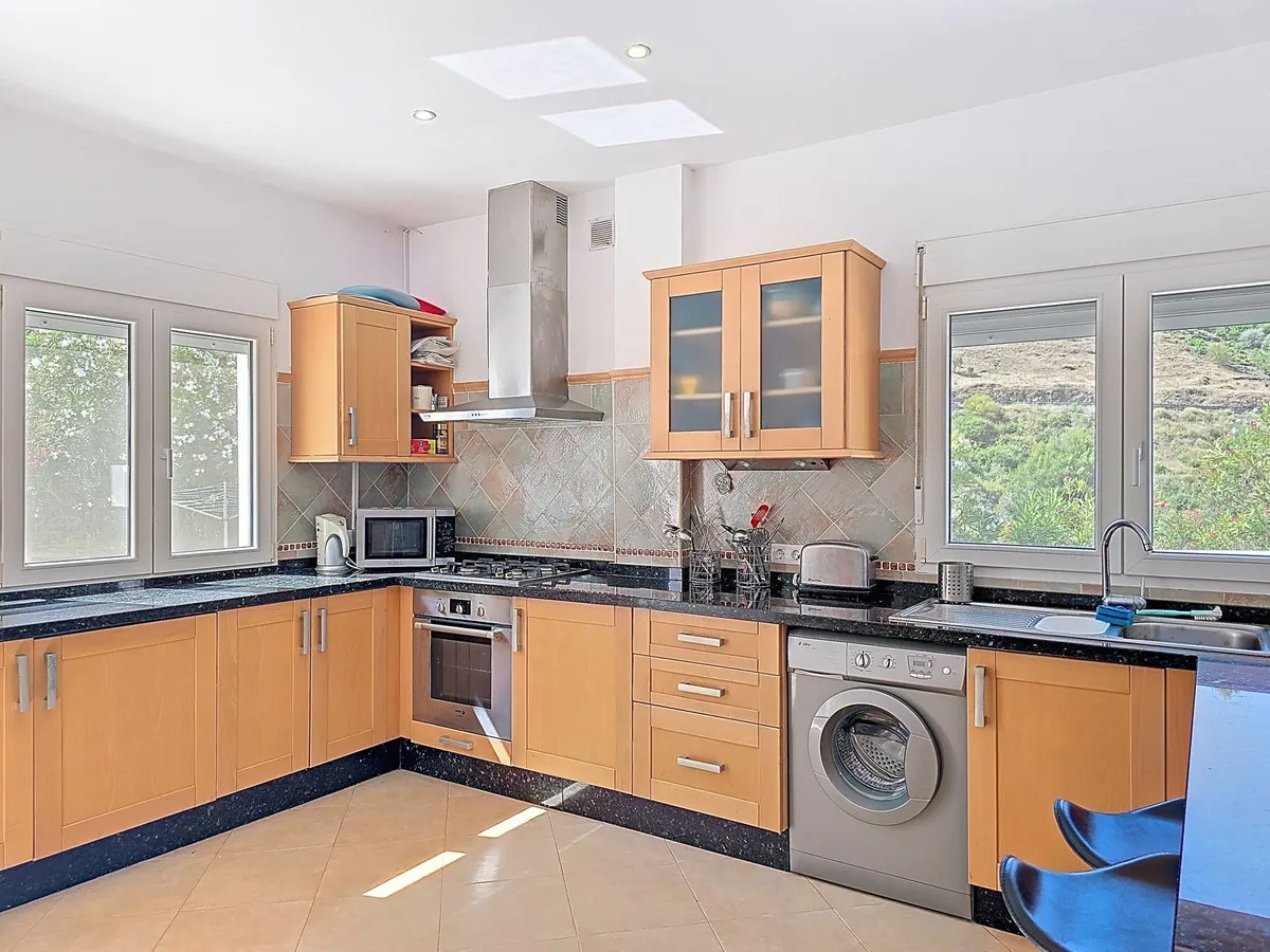 71722c77-b3f2-4f13-b27f-253913f98107