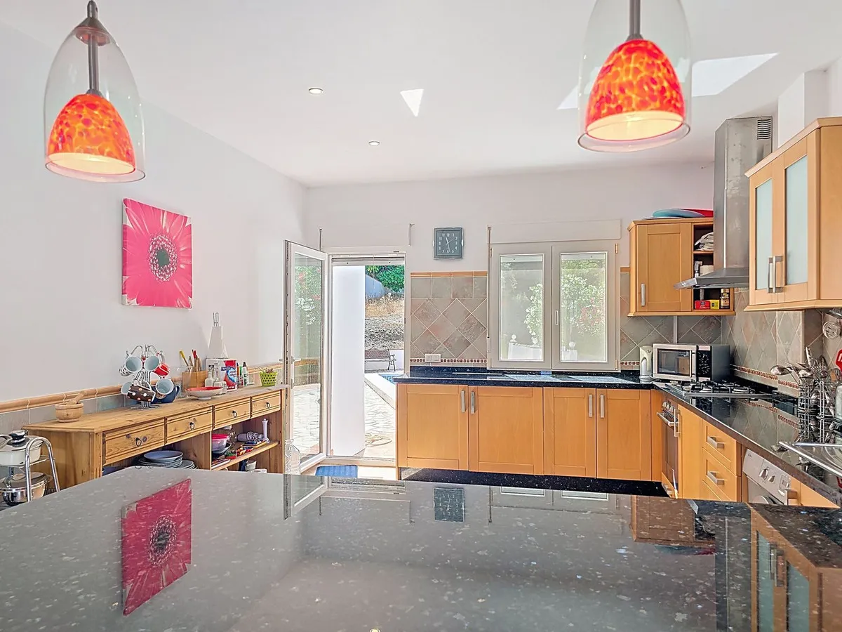 b11b4e3b-67fb-4bd3-93b5-0bcfce1cc97c