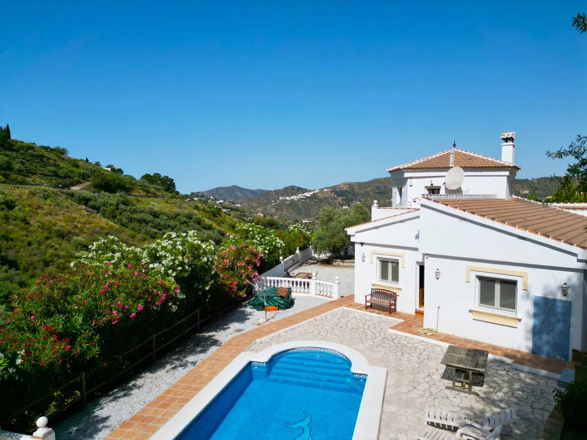 cc9d4e3c-7d98-4f41-b63a-7e0d64d57098