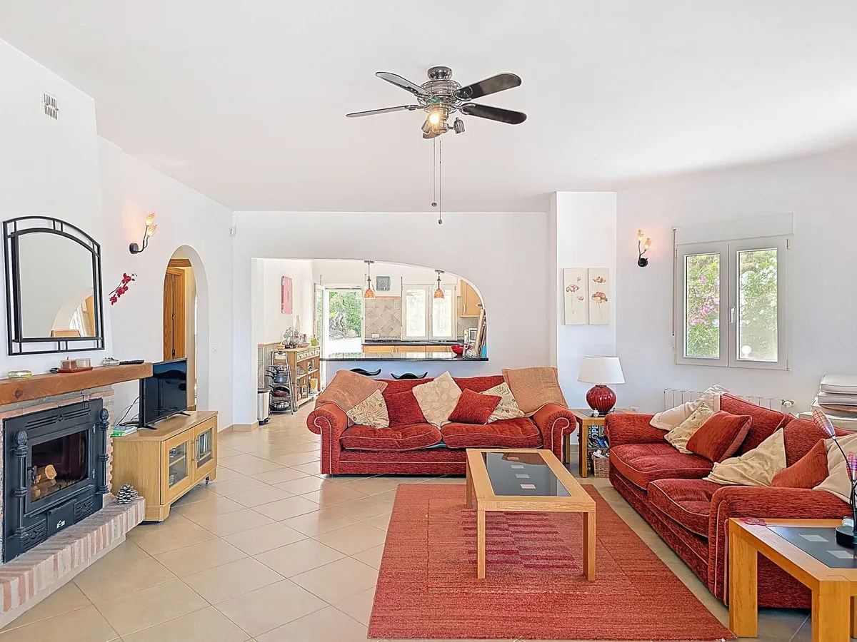 d2676b89-ea98-483c-a81f-1f0d7b8bd6d8