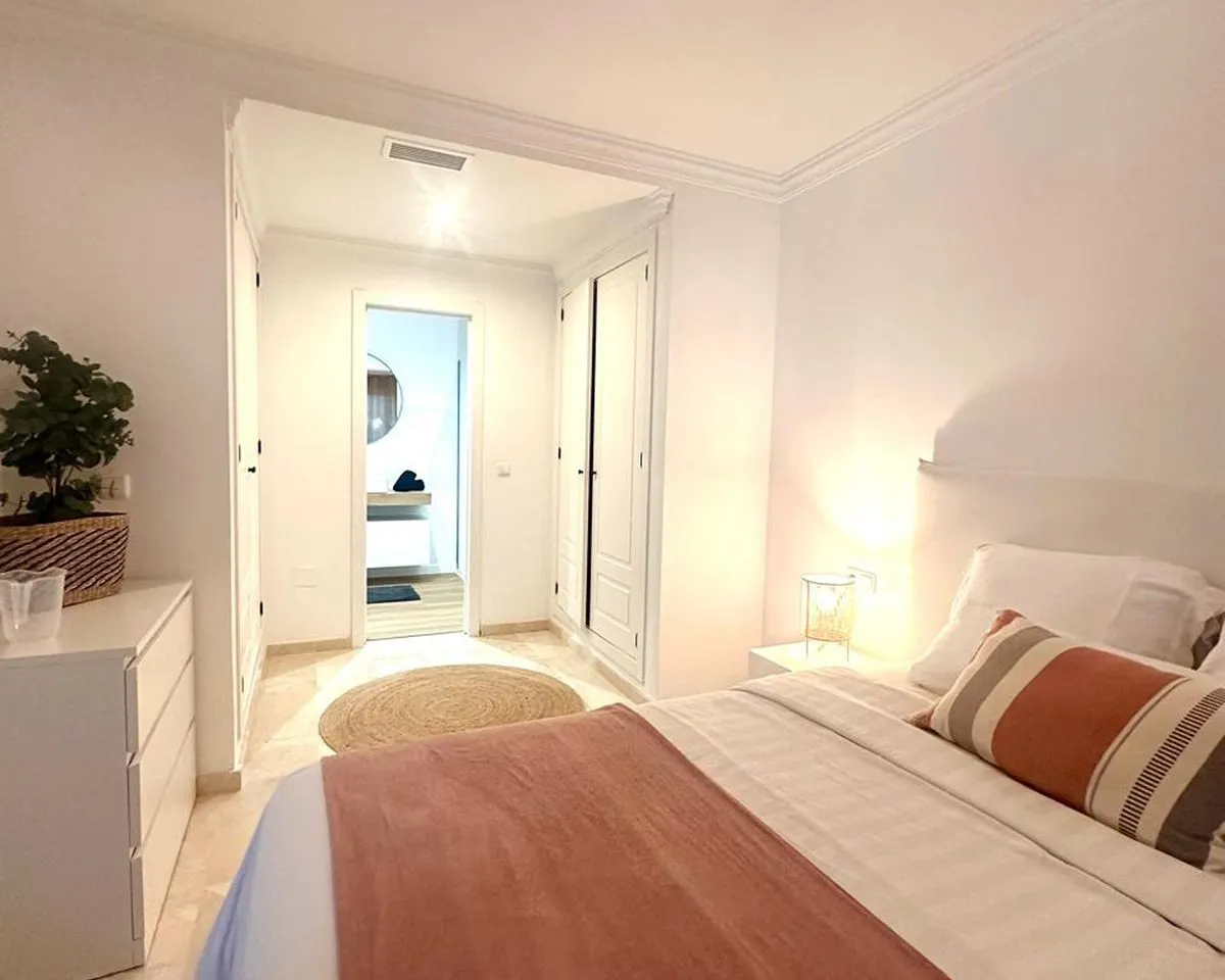 74f47b44-c6f4-475b-ab33-3080507c412b