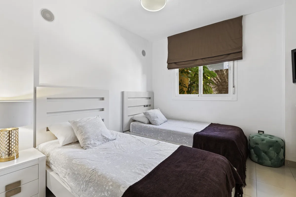 320a2023-65e6-477d-b954-9ea0959e7ed9