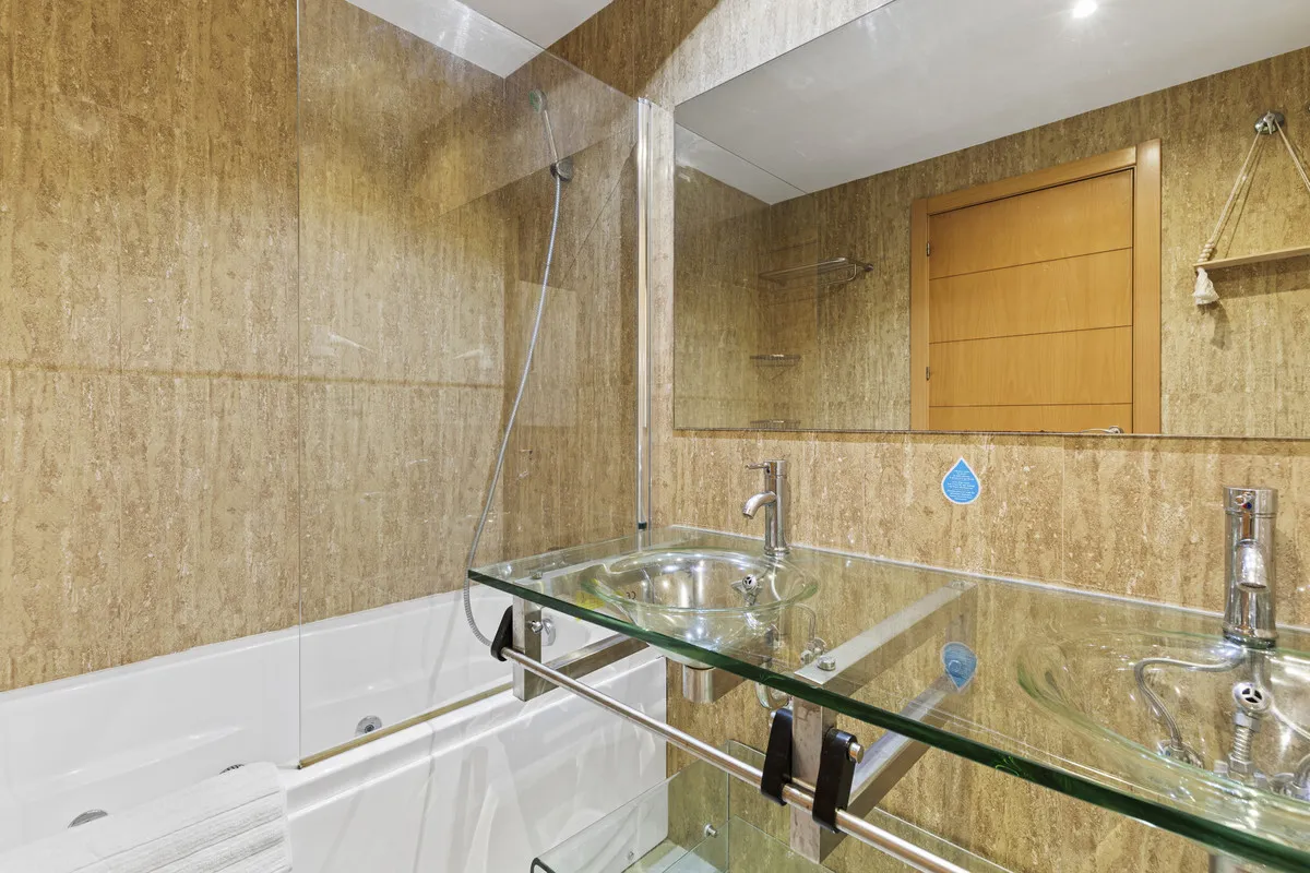 af850643-083c-4145-a95b-2b50a66a608c