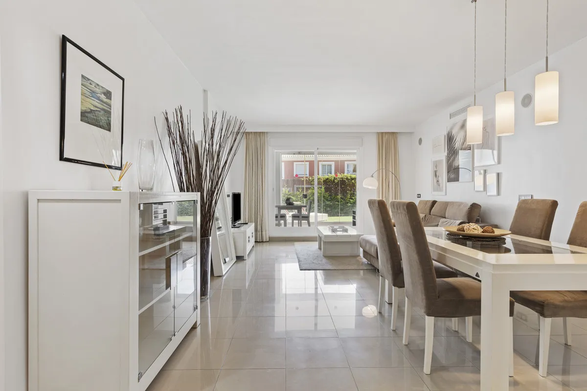 f396fc4e-b4dd-4ad3-b06b-4c1c3a3c4b02