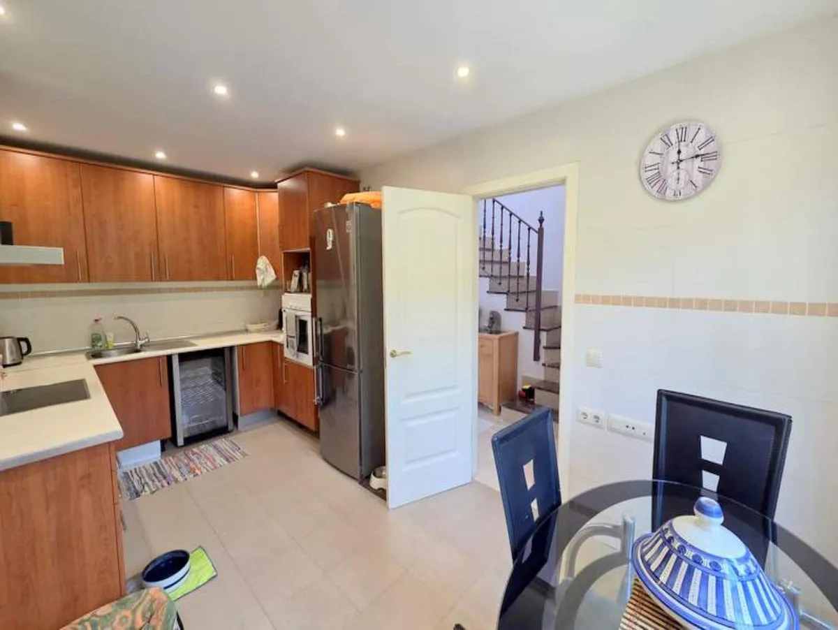 83c33332-e55b-45eb-a0c0-12ba1eaf8e93