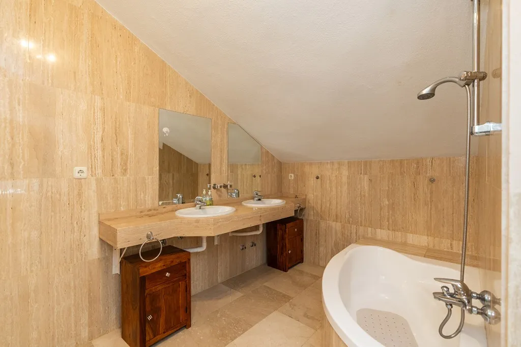 15d4078e-4e4d-4183-915d-0f217f02999f