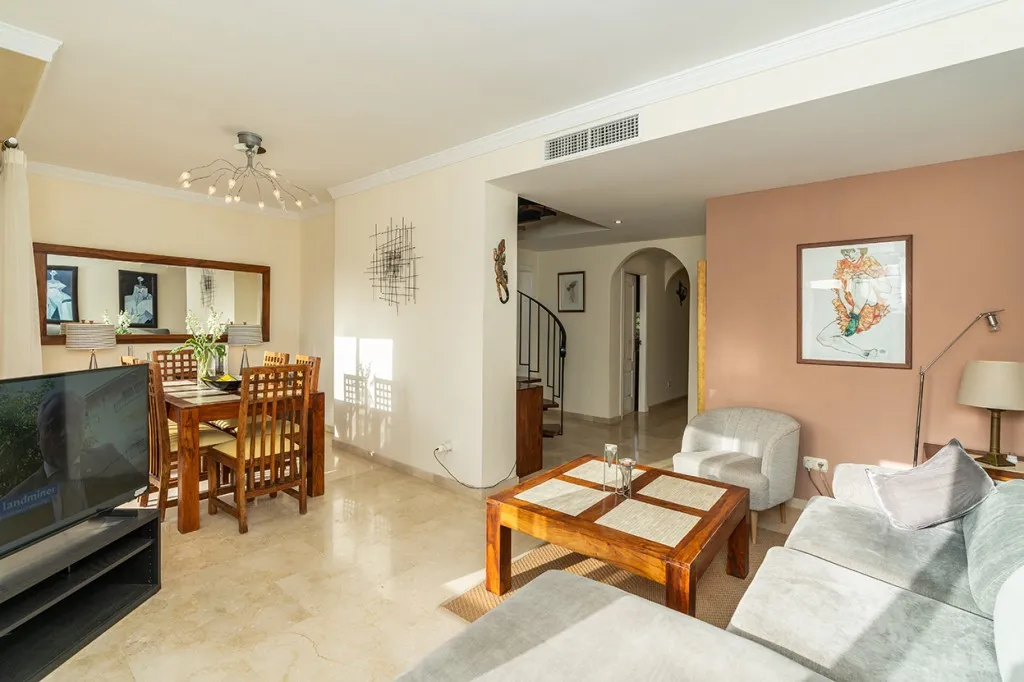 3eaa12bf-c70b-460d-b2ac-efa850b251da