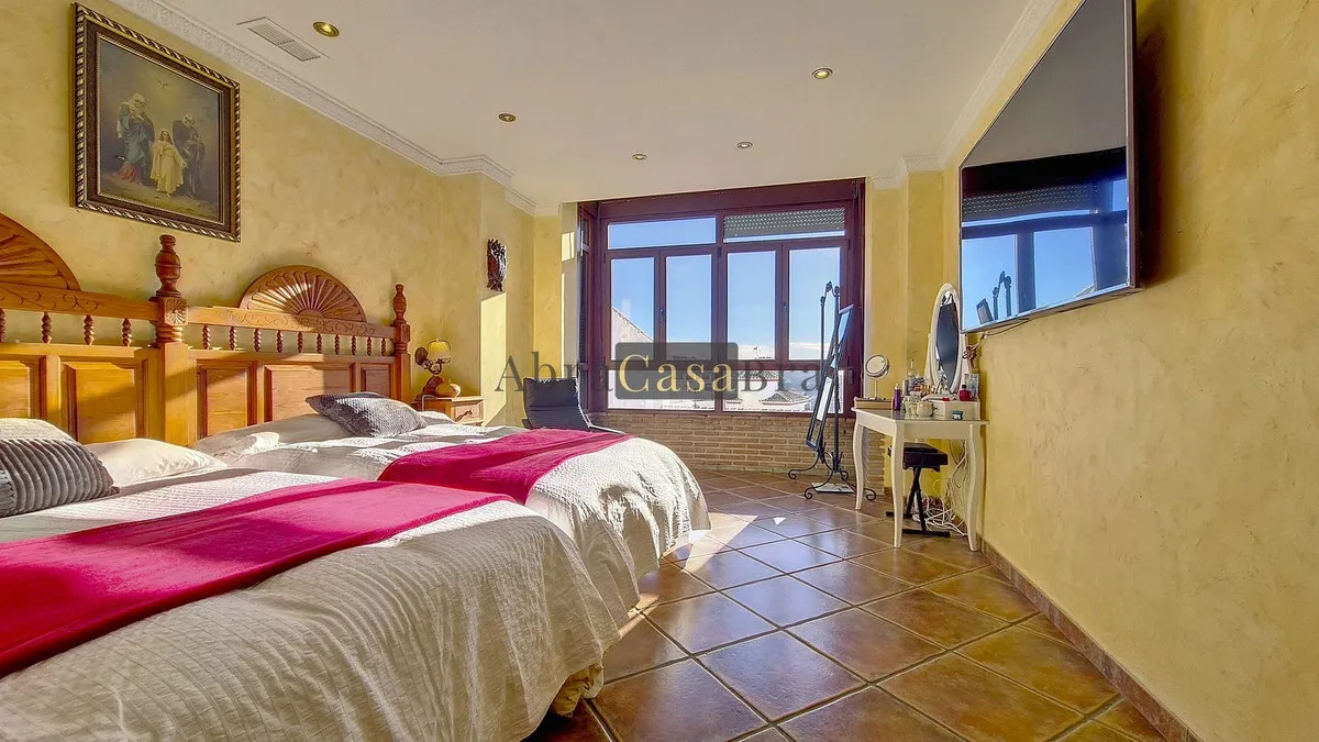 f3242708-7e95-4c30-8b60-e7f9816e22f8