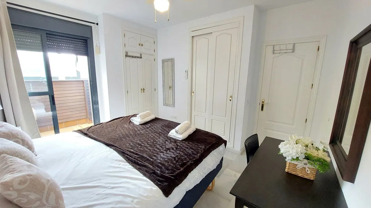 06c720f4-b63f-4bfc-8e74-4204add8f46f