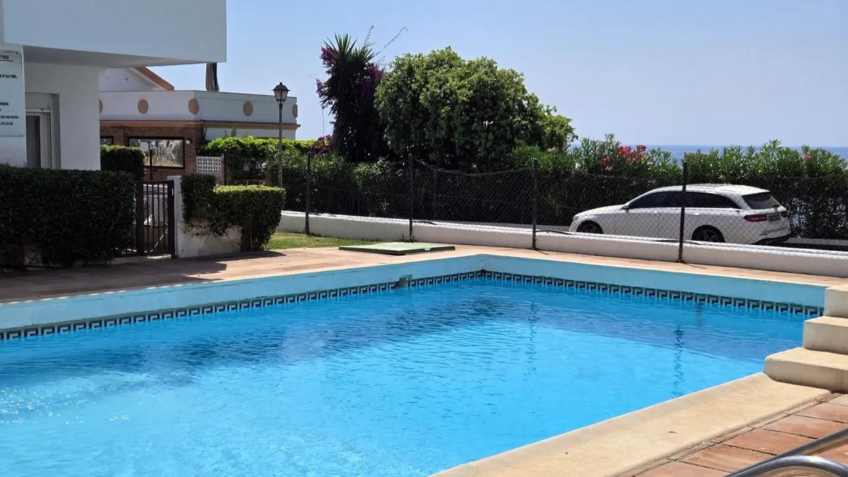 4e7c02ab-f61e-4d21-a896-4bbb3077e53a