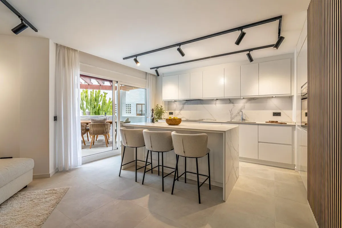 f3dae6cd-9d84-48e2-b931-7fcddc44ed81