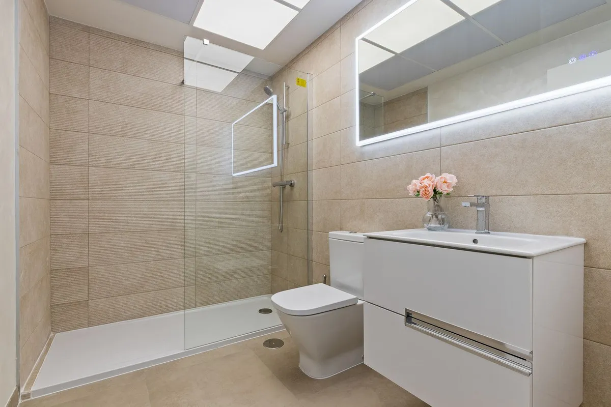 6eb9b33a-ee5a-40a4-8de8-61bab1d5f62d