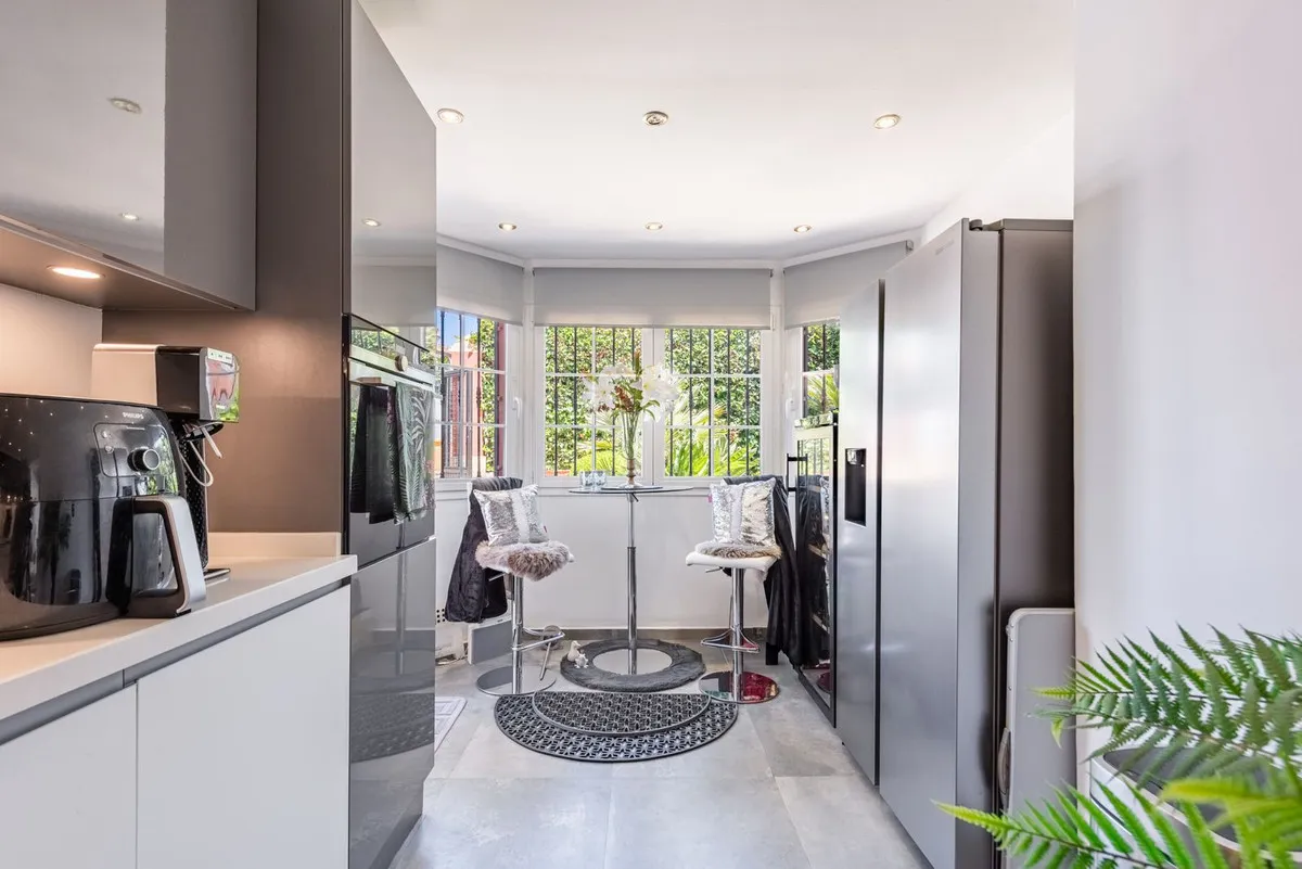 3f5f3570-b821-4b6e-83da-fdd2f41c2a10