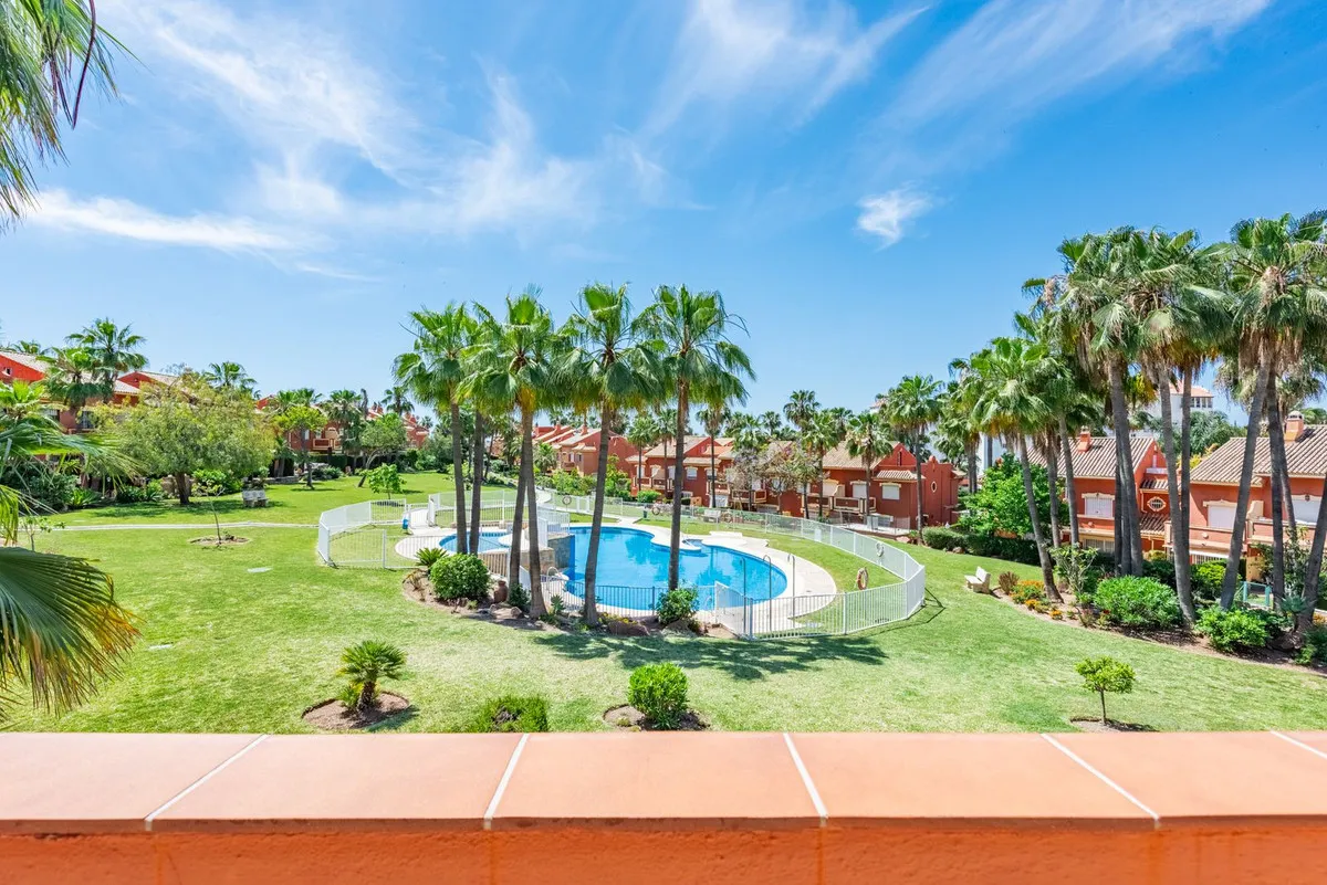 5af49be3-5b56-47fa-b8f3-669da762b64b