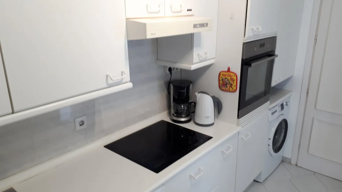 dc7a541f-2985-420a-8f45-d7e09e1b3e76