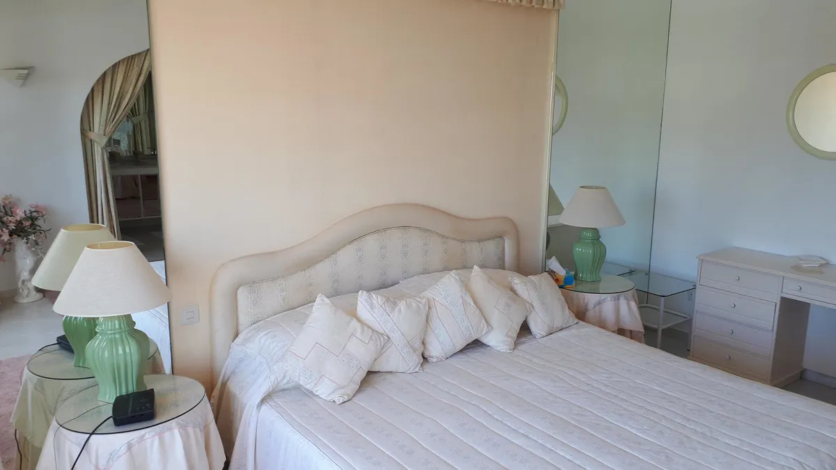 e4384570-ebb1-4807-a643-073b828d067f