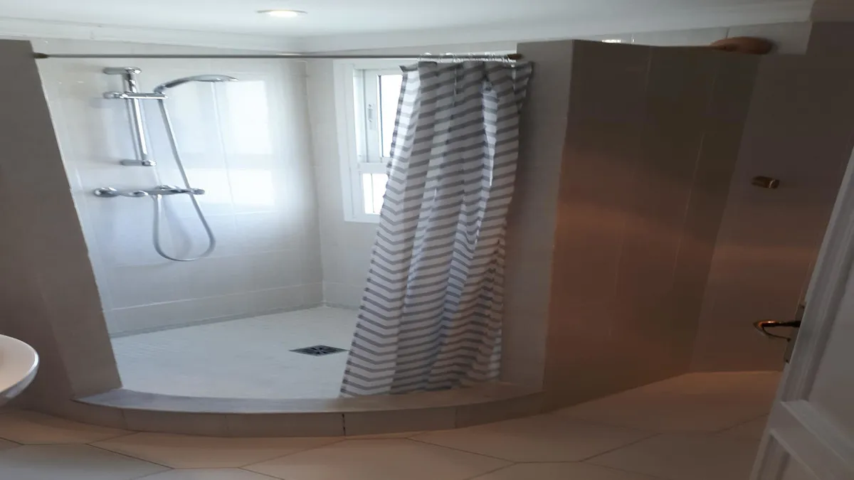 e596d542-2bbd-497d-8ecf-d055cd44f1b6