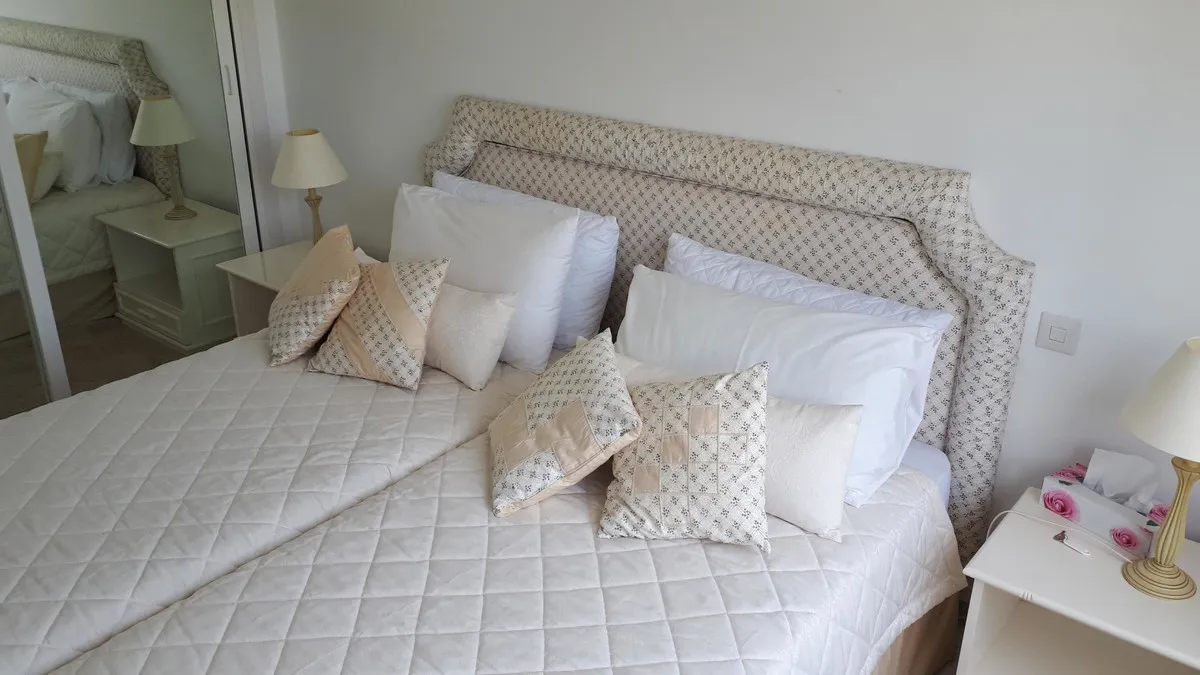 f0249735-f8ac-4f9b-a753-9d8f2e157142