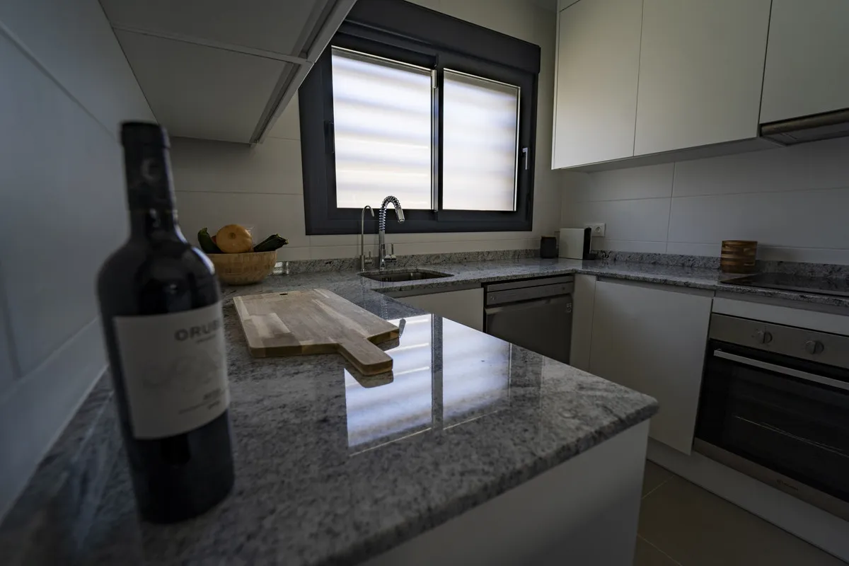 27f26a71-0afc-4bb4-ae41-5a898967ccc7