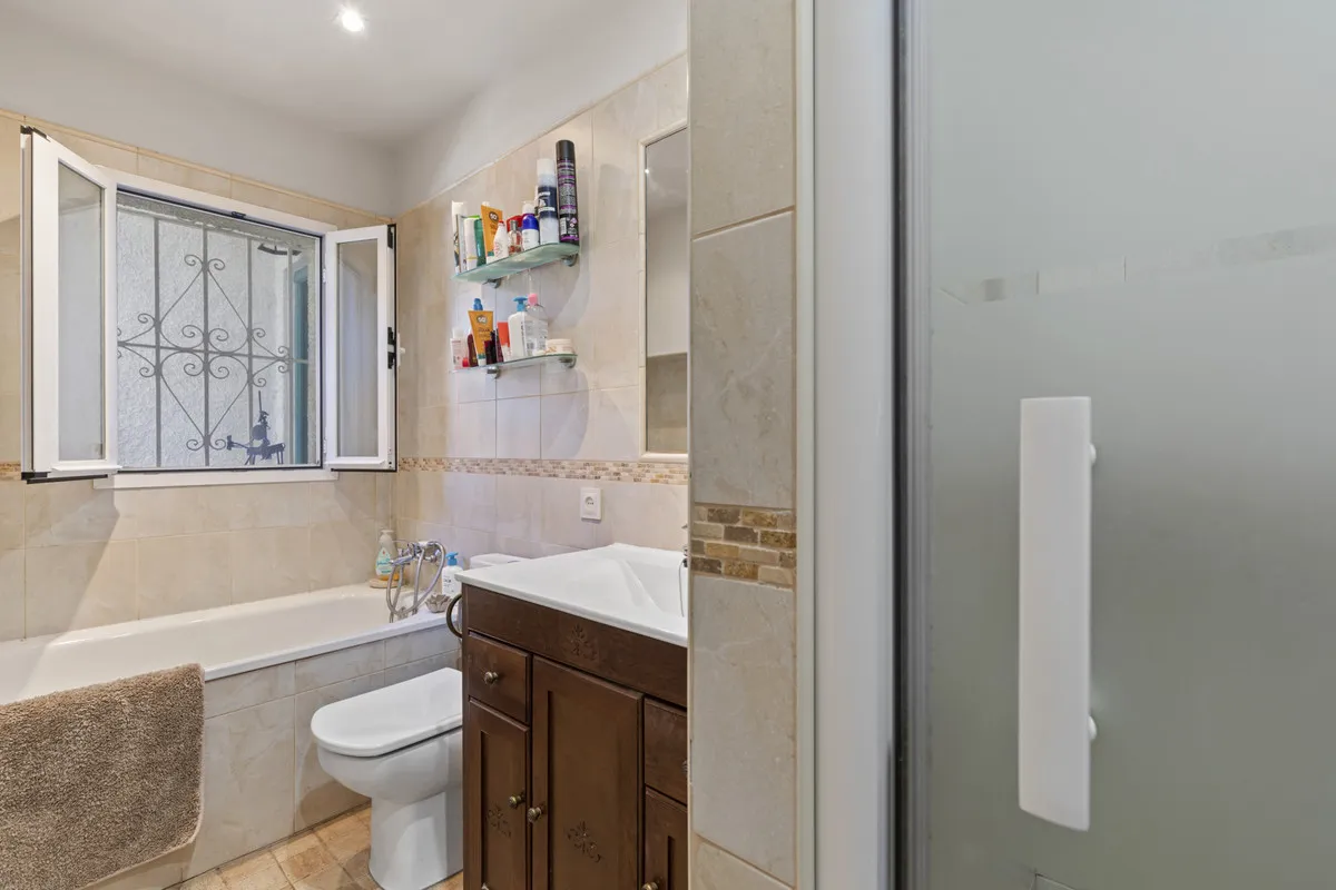 1fabfdc2-67ff-48dd-8ab9-74680178e571