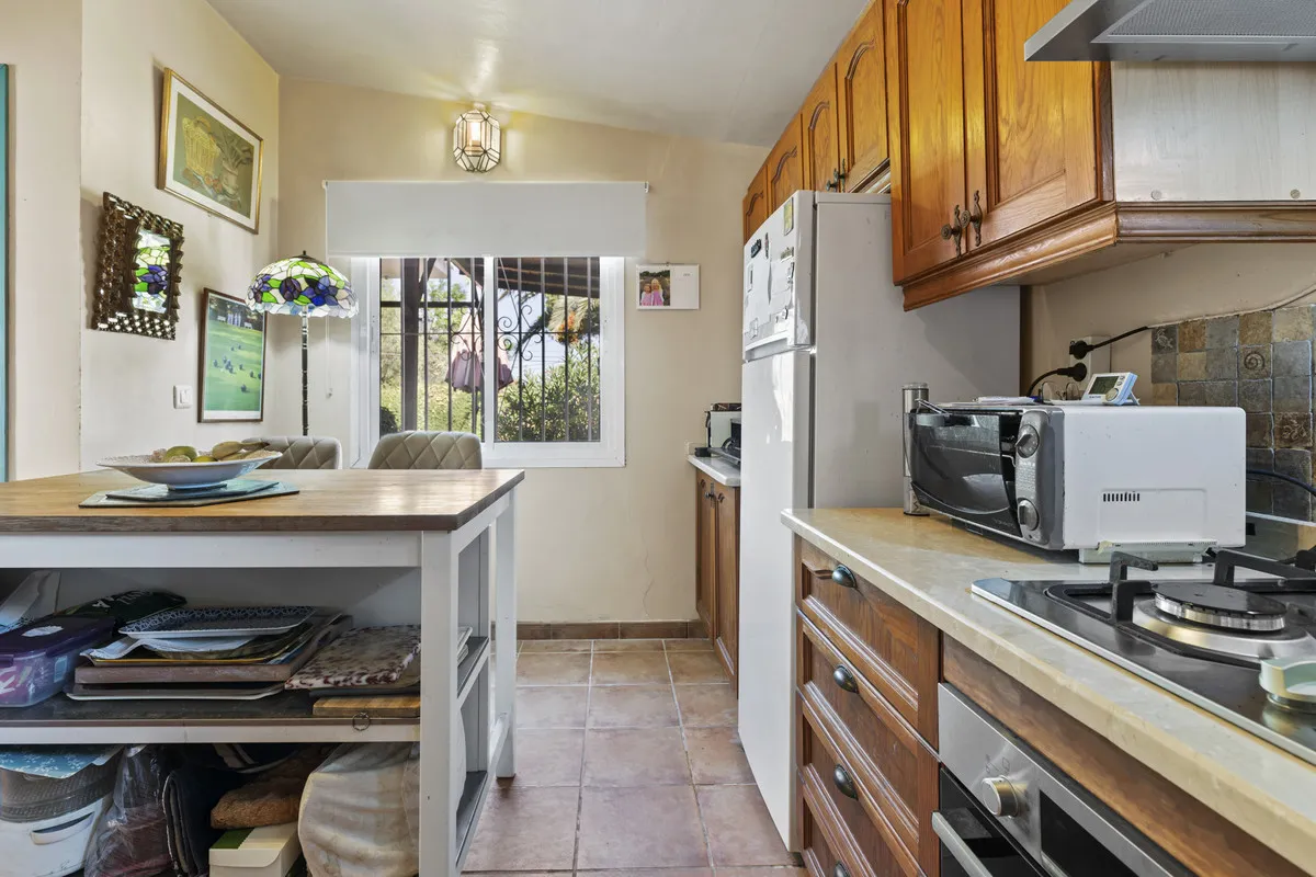 bb5a8384-59e1-4f37-b4c5-a44e47d8677d