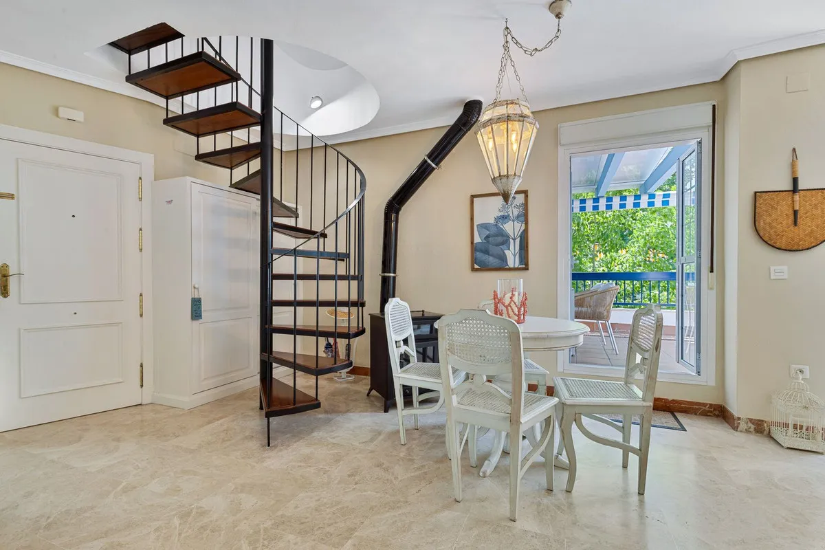 97dee3e6-5b90-4dab-baa5-3b24d3e4108e