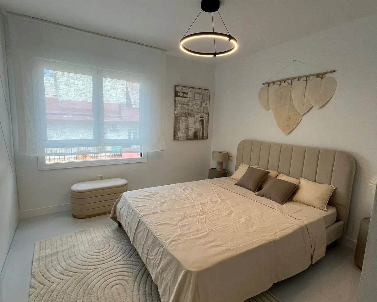 f0576863-684b-44a2-90d8-1aa1285800fe