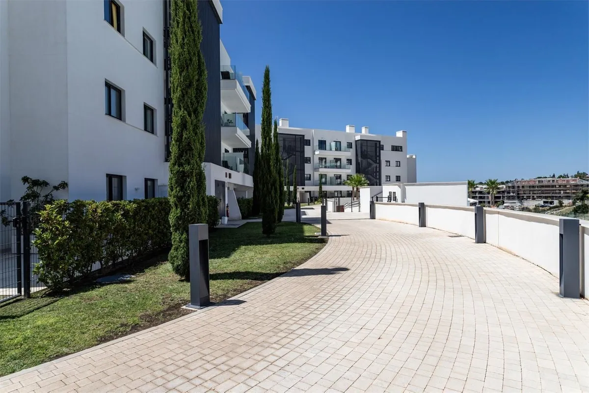 7081c85e-5887-414b-b88c-3149fff99f84