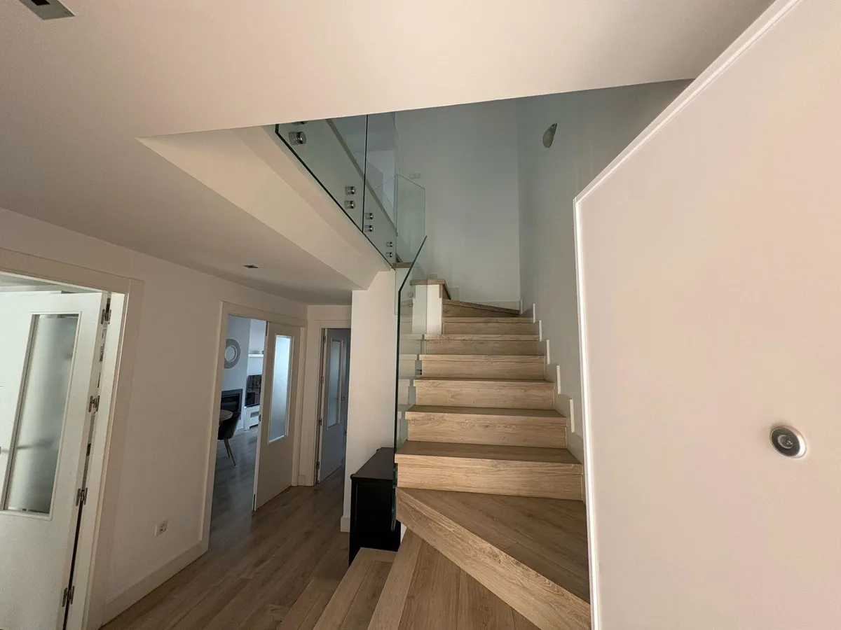 b502a859-5c8e-4e00-9385-3affa1dca78e