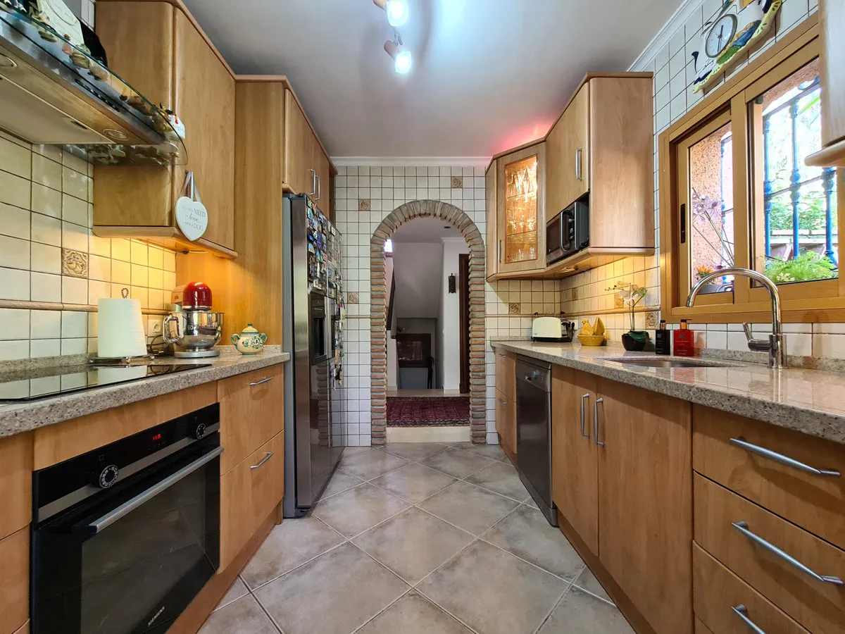 aa9d9956-6842-47b3-a468-a8a64da36f00