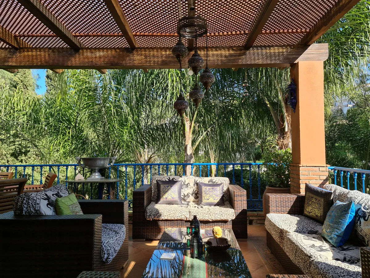 d2ab63b8-c789-4eb6-b7b2-d5074343e45f