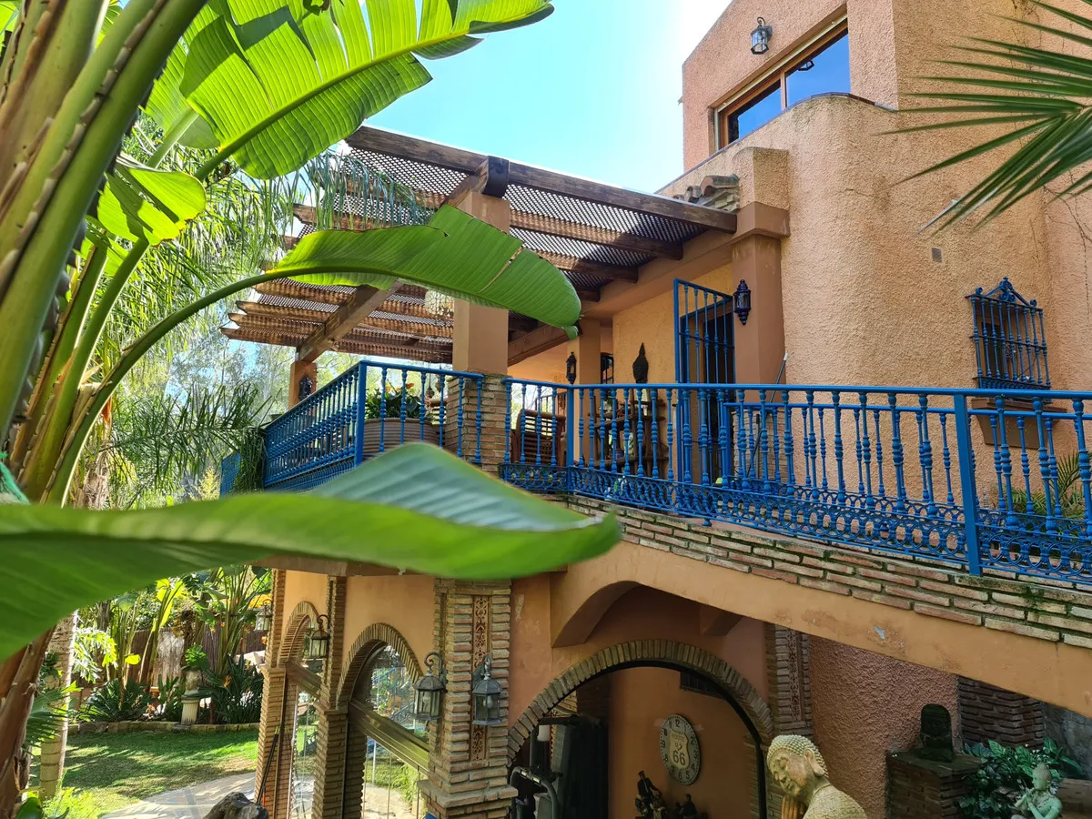 e5e169b9-64ee-4090-93d1-4400117e6b41