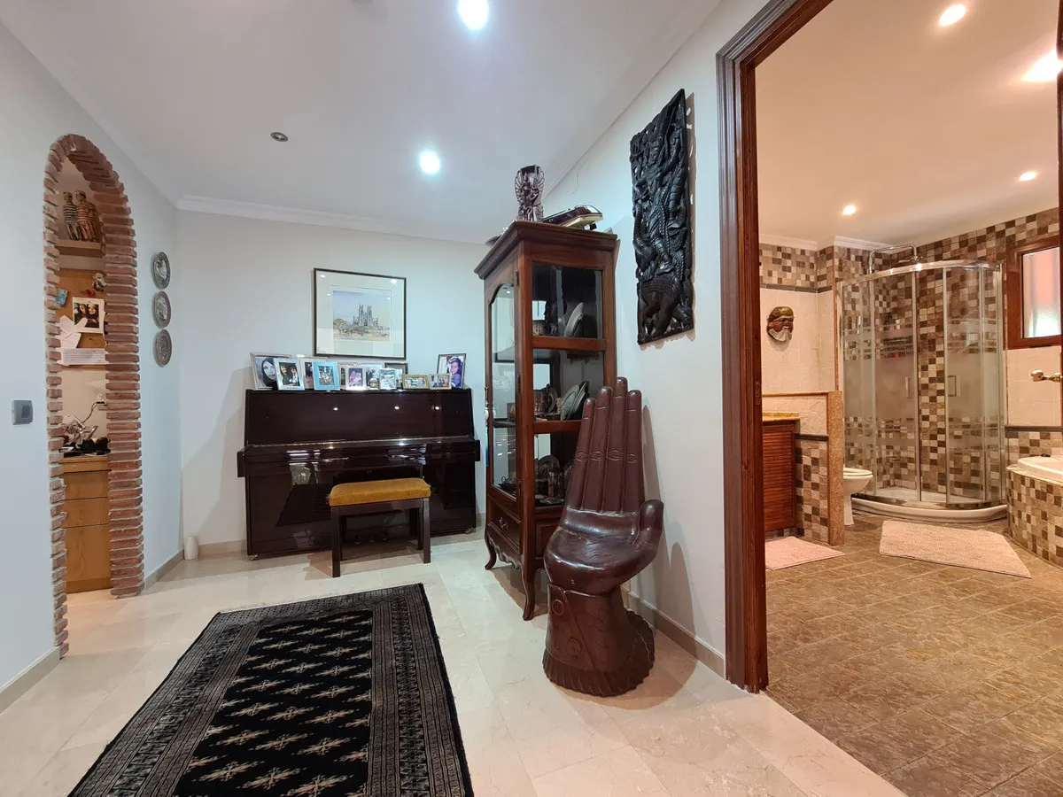 f551f805-2515-45ec-954f-6cf55acb6b2d