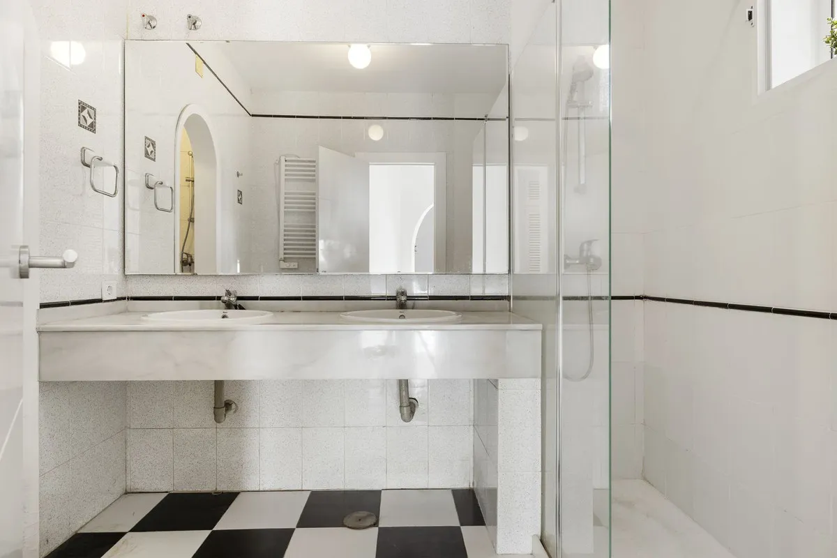 00ac2ee4-28e2-40fc-8401-7353e81b3d6f