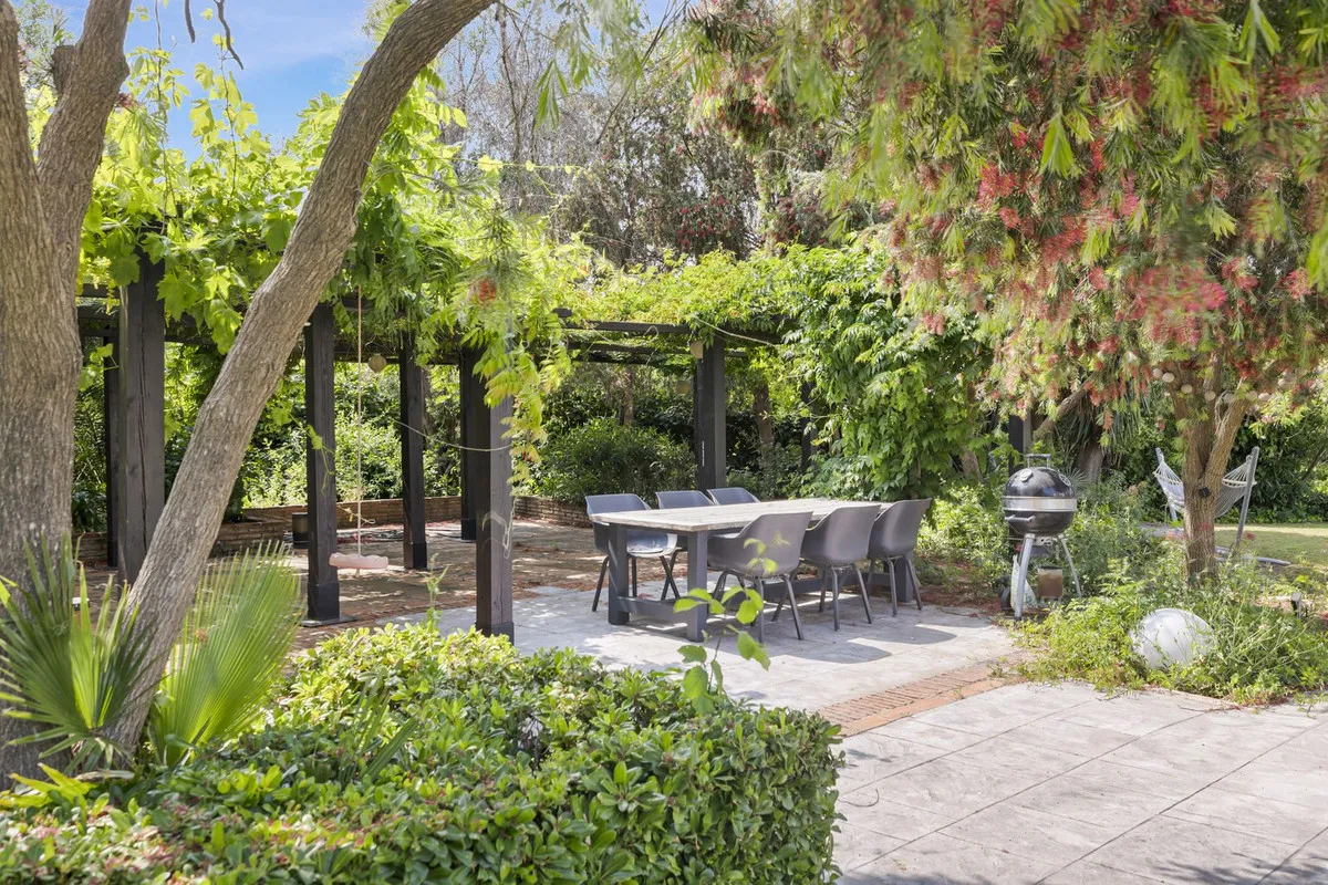 5bf29c3b-c46d-40da-ab13-2ab00ebc5ec3