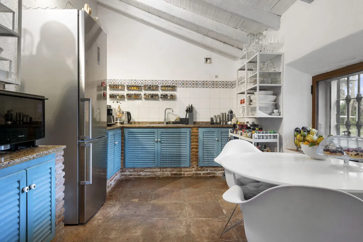 64302e2d-2075-4120-a2e8-7ea6c7457a93