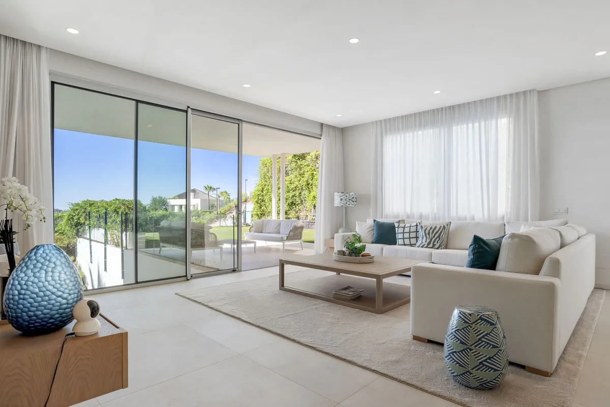 c9805bc7-297c-43b6-9566-c09062d60669