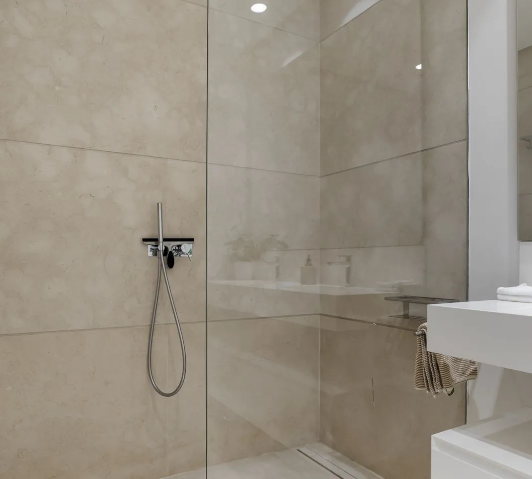 f42a82b3-9d24-40c6-aa8a-b5e6ed551b0c