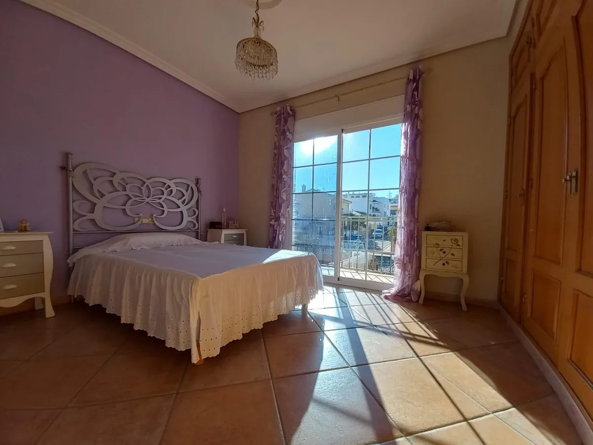 09d7886d-5aaf-435d-9f53-644badfcae21