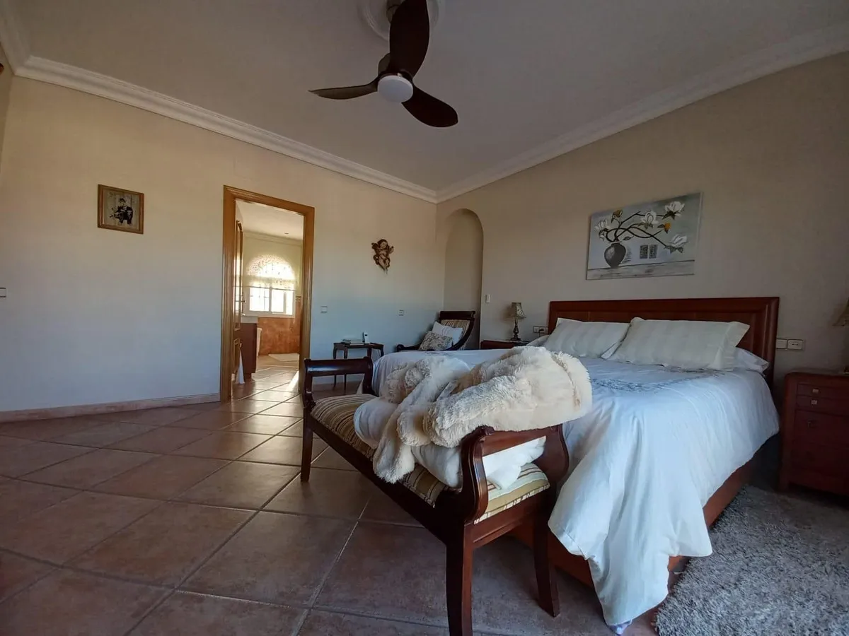 aa092419-d6c4-45e7-bb05-9ddf06ce6c3c