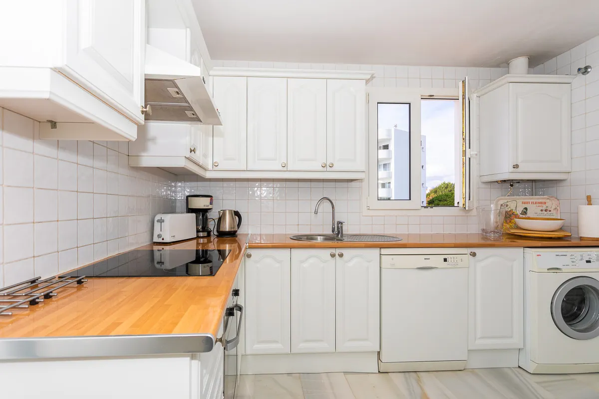 985b80bf-f10a-47e9-a230-02d16c165ffd